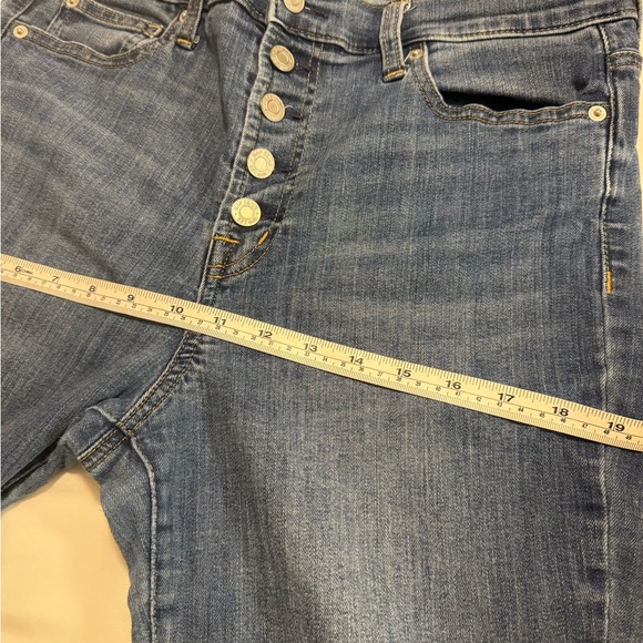 GAP Women’s Skinny Button-Fly Jeans in Dark Blue Wash - Picture 9 of 10